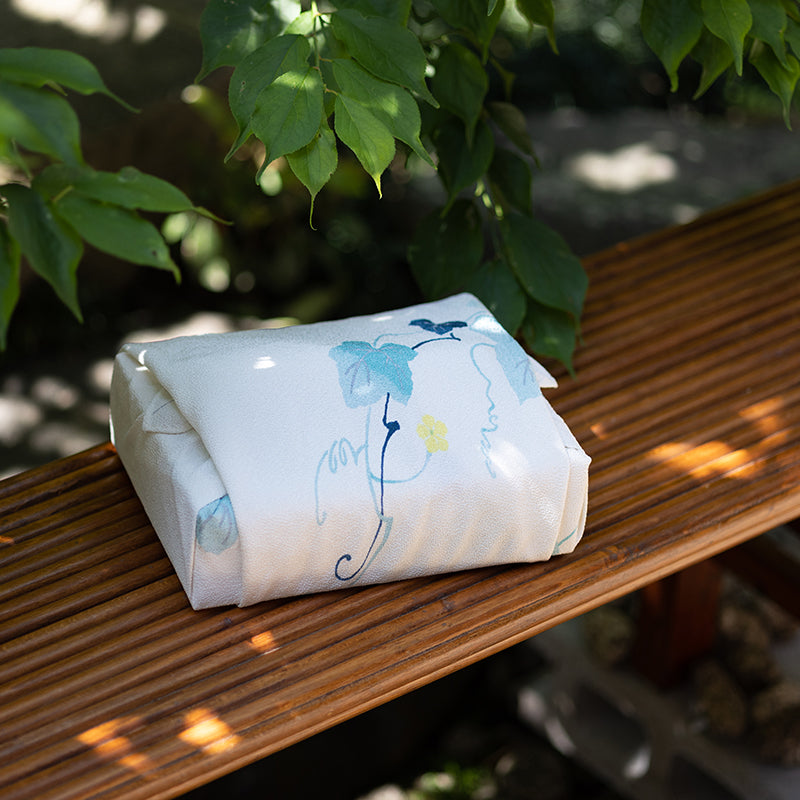 70cm Koetsu Chirimen Furoshiki | Tsuta (pale yellow)