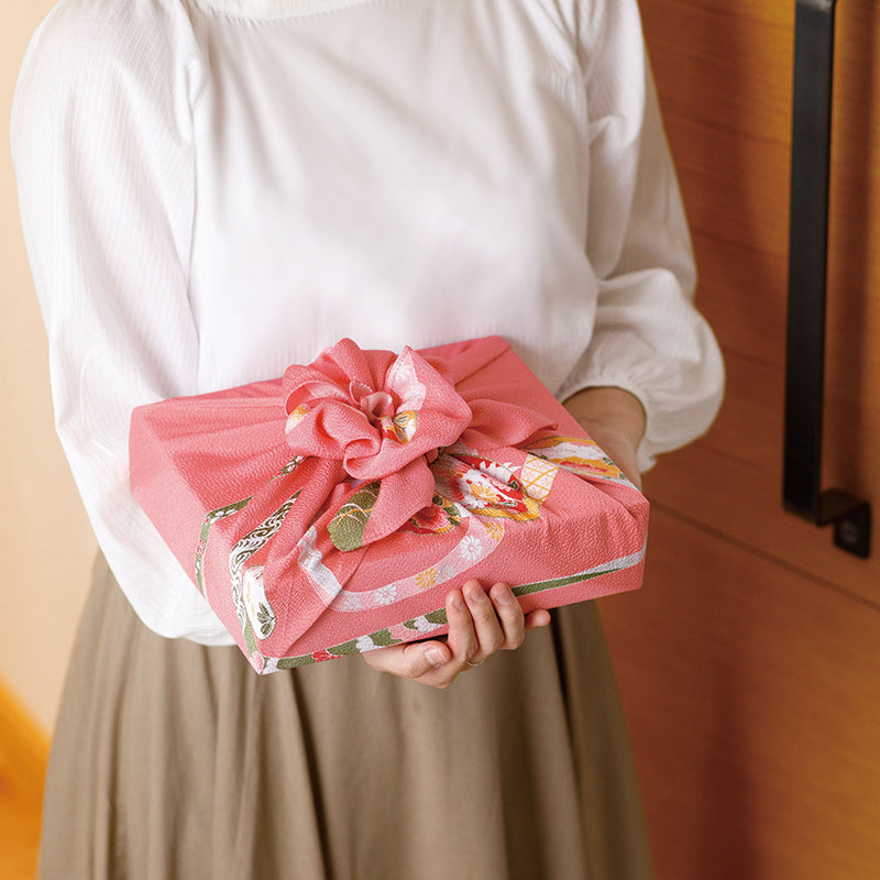 68cm Koyomi Chirimen Furoshiki | Kai Awase (pink)