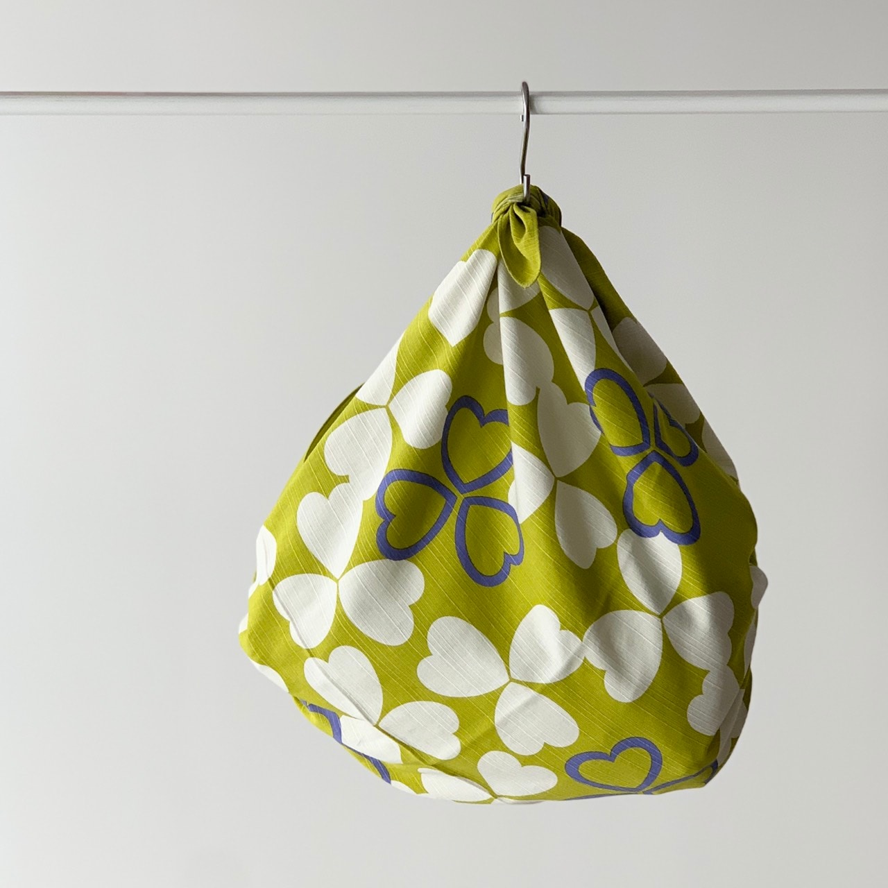 90cm Kotoima Furoshiki | Mitsuba