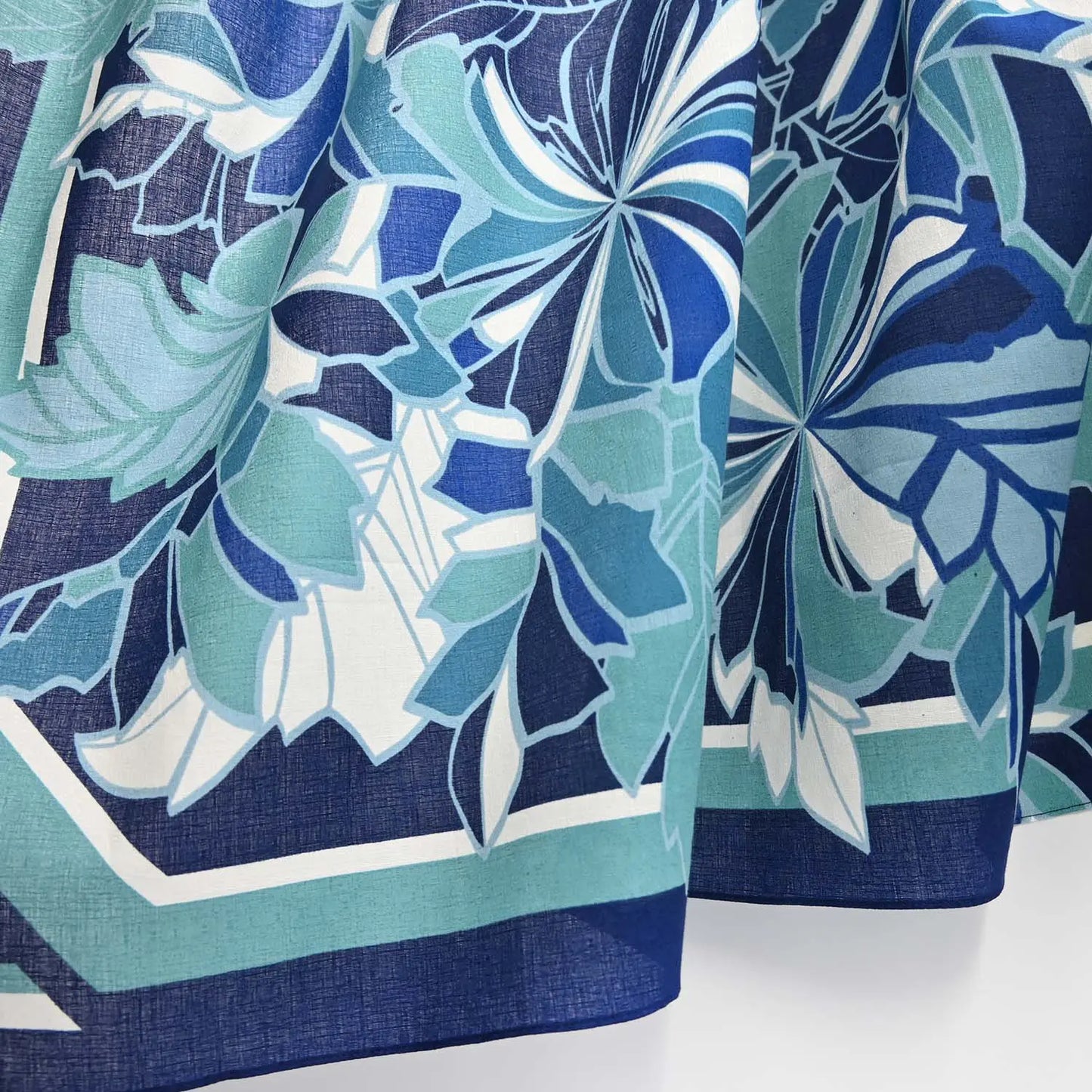 97cm Furoshiki | Acanthus (blue & navy)