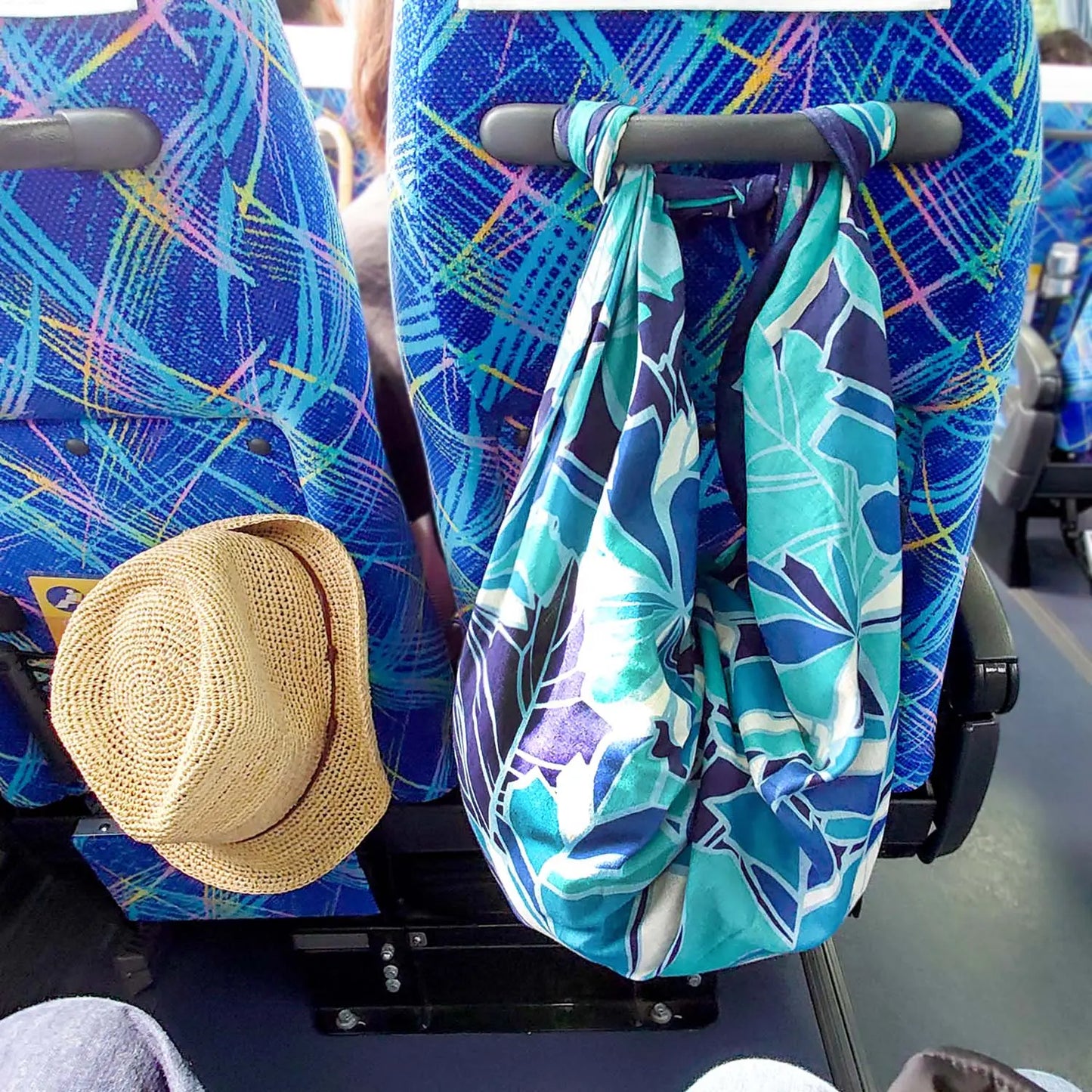 97cm Furoshiki | Acanthus (blue & navy)