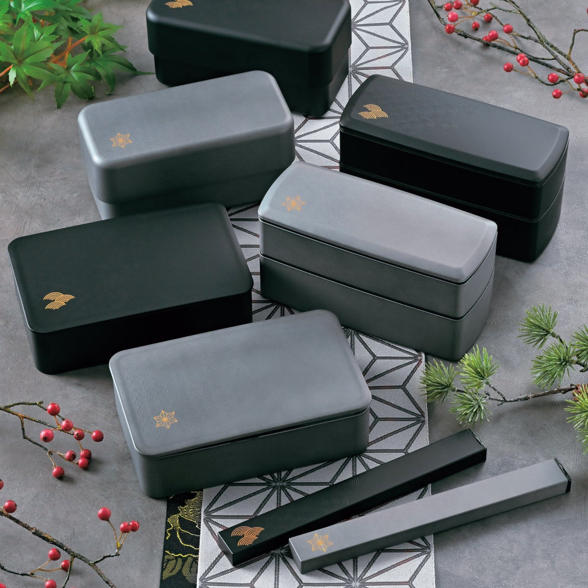 Kokutan Seigaiha Bento | Two Tiers, 1,000ml