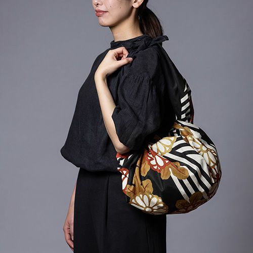 Setsugekka Kiku Furoshiki 120cm used as a bag